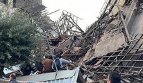 Malatya'da hasarlı binanın çöken duvarının altında kalan kişi öldü
