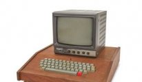 Apple'ın ilk bilgisayarı Apple-1 400 bin dolara satıldı