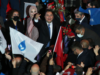 Babacan'dan Erdoğan'a: “28 Şubatçılar, mafya, çete dostlarıyla aynı gemidesiniz