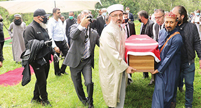 Mezarlıkta bile cadı avı yapan AKP, Osmanlı diplomatını mezarından çıkardı