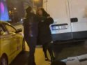 Fransız turisti alıkoyup darp eden taksiciye ev hapsi