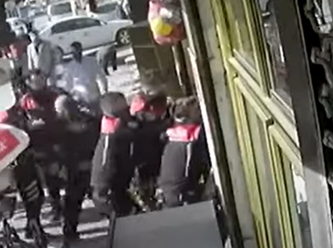 Ankara’da polisler bir esnafı ve yeğenini tekme tokat dövdü