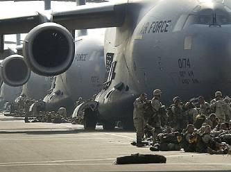 ABD askerlerinin ilk kısmı Almanya’ya vardı