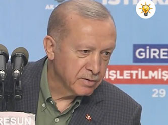 Salonu beğenmedi: Bakan ve İl Başkanı’nı fırçaladı