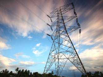 7.4 büyüklüğündeki deprem sornası Japonya'da elektrik krizi