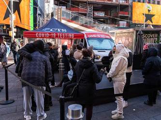 New York, maske zorunluluğunu kaldırıyor