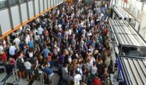 Rusya’da kriz büyüyor: Kaçmak isteyenler havalimanlarını doldurdu