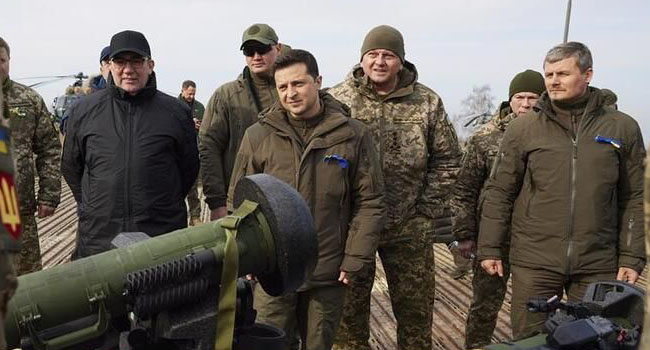 Ukrayna'da Zelenskiy ile ordu arasında kriz