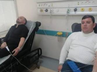 Belediye başkanı hedef gösterdi, gazetecilere meydan dayağı