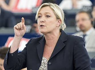 Irkçı Fransız lider Le Pen: Partimin doğal adayıyım