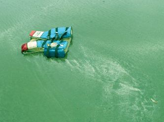 Göçmen teknesi battı: 61 kişi öldü