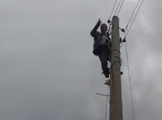 AKP'li köy muhtarı neden direğe çıktı?