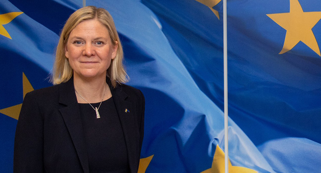 İsveç Başbakanı, milletvekillerinin PKK bayrağı ile poz vermesini kınadı