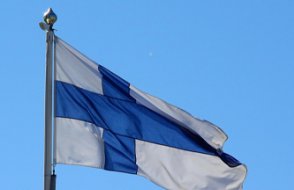 Finlandiya parlamentosu Putin ve Erdoğan'a rağmen NATO üyeliğini oyladı