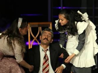 Tatvan Kaymakamlığı Kürtçe tiyatro oyununu iptal etti