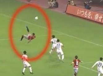 Havada asılı kaldı! Yılın golüne aday gösterildi