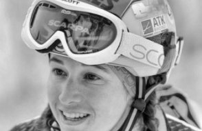 Dünya kayak şampiyonu, dağdan düştü, öldü