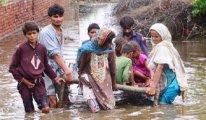 Pakistan'da sel felaketinde ölü sayısı artıyor