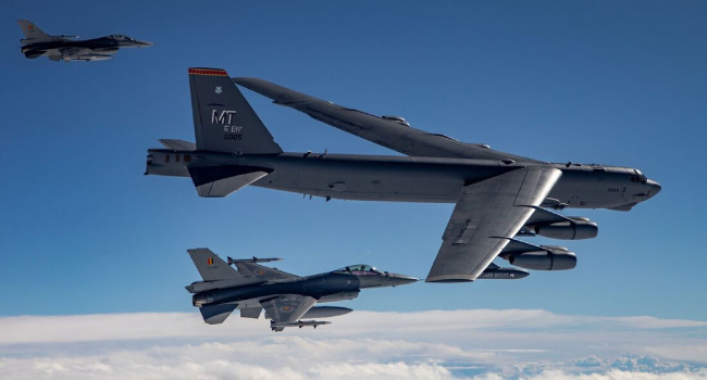 ABD, savaş uçaklarını Grönland'a gönderiyor!