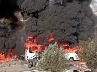 Tankerle çarpışan otobüs alev aldı: Çok sayıda ölü ve yaralı var