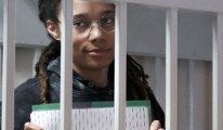 Rusya ve ABD arasındaki tutuklu takasında ABD'li kadın basketbolcu Griner serbest kaldı