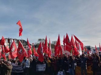 Köln’de Alevi mitingi: Daire başkanlığını reddediyoruz