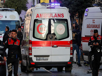 İstanbul'da 3 katlı bina çöktü! Enkaz altında kalanlar var