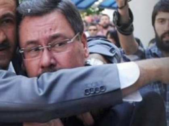 Jelibon Melih, rezaletlerine bir yenisini daha ekledi