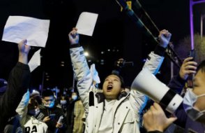 Çin'deki Covid-19 protestoları sonuç verdi: Skık tedbirler gevşiyor