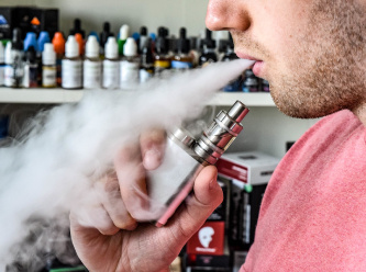 O ülkede 'tek kullanımlık' elektronik sigara yasaklanıyor
