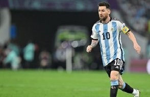 Arjantin'i çeyrek finale taşıyan Messi'den kariyer rekoru