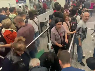 Zam öncesi sınır kapısına akın ettiler