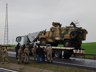 Diyarbakır'da askeri araç devrildi, yaralılar var