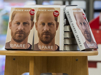 Prens Harry'nin otobiyografisi milyonlar sattı... Ama en çok terk edilen kitap oldu