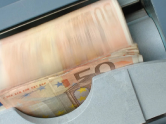 Cari fazlayla başları dertte: İrlanda milyarlarca euroyu nasıl harcayacağını tartışıyor