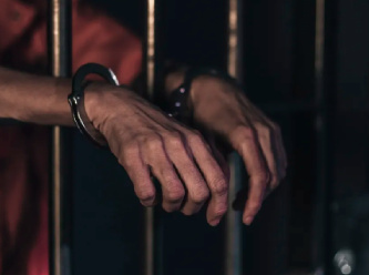 Tutuklu gazeteciler bir yıl sonra hâkim karşısında