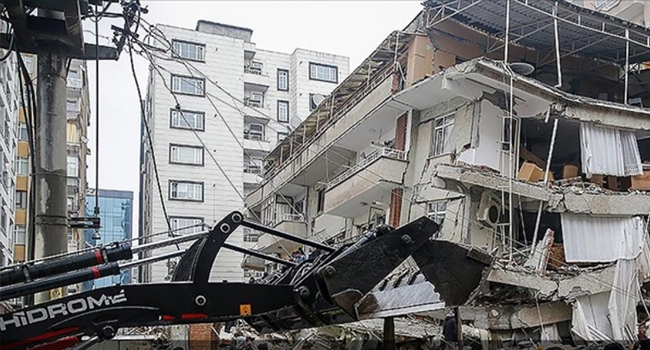 Herkesin aklındaki soruya cevap verdi: Marmara depremini tetikler mi?