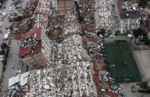 Hatay'da depremzedeler yardım bekliyor