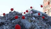 Depremde ölen çocuklar anaokulu enkazına asılan balonlarla anıldı