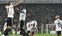 Beşiktaş Kadıköy’de Fenerbahçe’yi 10 kişiyle dağıttı! Dev derbide tam 6 gol…