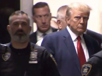 Mahkeme Trump için kaç bin dolar kefalet istedi?