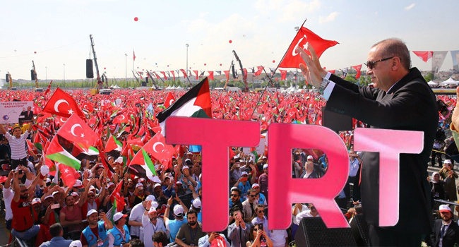 TRT’de ‘özel yapı’ kurmuşlar: 'Liyakatı olmayan kişiler yüksek maaşla işe alınıyor'
