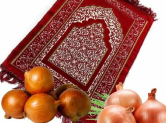 Politico'dan 'soğan ve seccade' vurgulu seçim yorumu