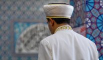 AKP propagandası yapan imam, karşı çıkan cemaati camiden kovdu