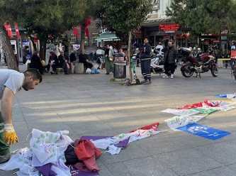 Siyasi partilerin bayrak ve pankartları toplanıyor