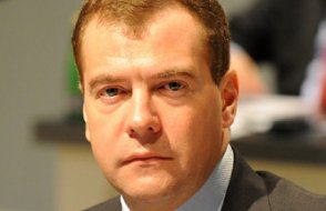 Medvedev: 'Canavarı uyandırmayın!'