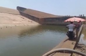 Suya düşen telefonunu bulmak için barajı boşalttırdı
