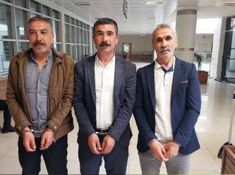 Sendikacılara kelepçe: Yaka paça gözaltına alındılar