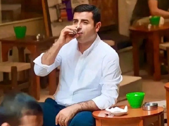 Demirtaş’ın siyasetten çekilme kararı ne anlama geliyor?