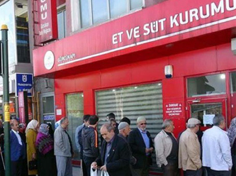 Uzun 'ucuz et kuyrukları' iktidarı rahatsız etti: İstanbul'da Et ve Süt Kurumu şubesi kapatıldı